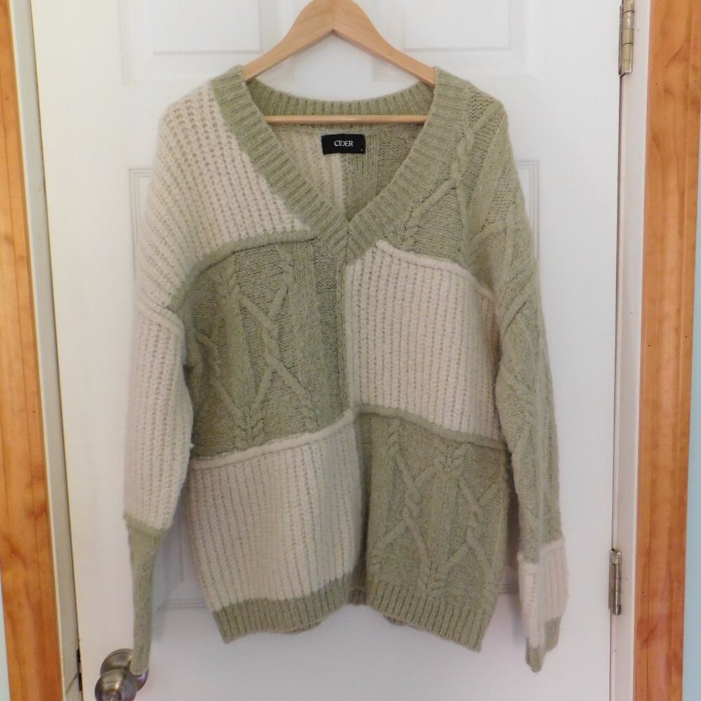 Cider Oversized Chunky Knit Sweater Patchwork Cable Knit V Neck Pullover Small